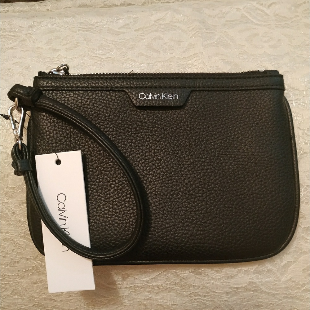 🚫SOLD🚫 Calvin Klein Wristlet